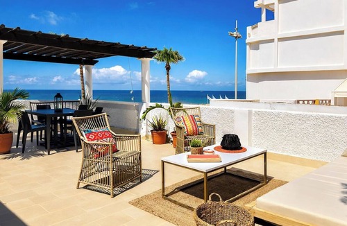 Rota Apartment | Spacious 3BR Getaway - Perfect for Families & Groups - Terrace