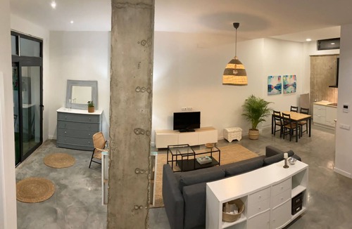 Tiro de Linea-Santa Genoveva Apartment | Spacious and cozy apartment with courtyard near Plaza de España