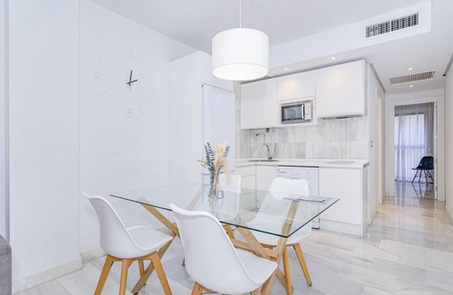 Centro - Sagrario Apartment | Spacious and modern Apartment with free parking in the heart of Granada 3