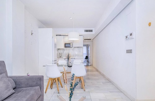 Centro - Sagrario Apartment | Spacious and modern Apartment with free parking in the heart of Granada 7