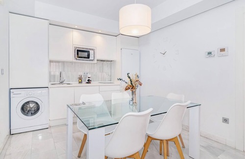 Centro - Sagrario Apartment | Spacious and modern Apartment with free parking in the heart of Granada 8