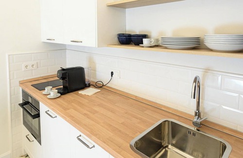 Baena Apartment | Spacious apartment with swimming pool near Córdoba