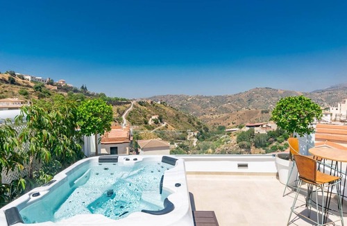 Competa Apartment | Spacious Apartment in Cómpeta with Mountain View, Terrace & Wi-Fi