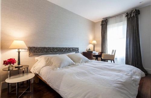 Sur Apartment | Spacious Apartment with Views of Plaza de España & María Luisa Park