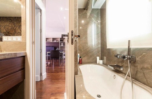 Sur Apartment | Spacious Apartment with Views of Plaza de España & María Luisa Park