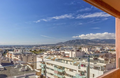 Hacienda Bizcochero Apartment | Spacious Elegant 3BR Apartment with Terrace, Pool & Parking in Malaga