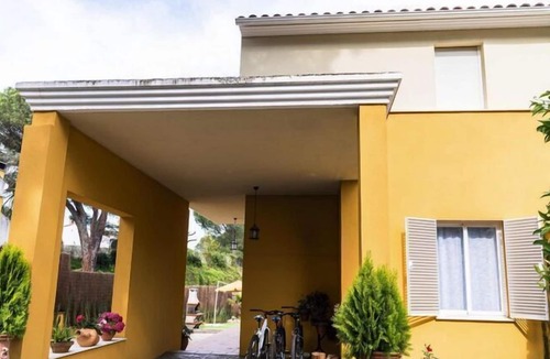 Las Jaras House | Spacious holiday home in Cordoba with garden