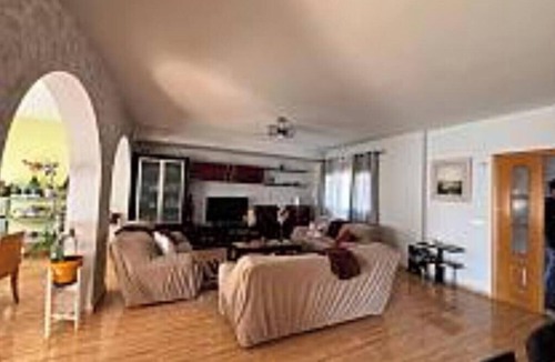 El Casar de Escalona Ski Chalet | Spacious House in Toledo with Private Pool Ideal for Groups