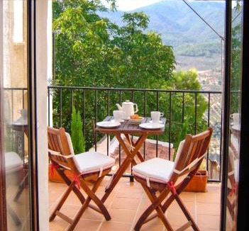 Hornos House | Spacious House in Hornos with Mountain View