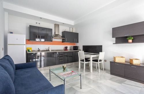 San Gil Apartment | Spacious new apartment near Macarena church