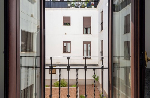 San Gil Apartment | Spacious new apartment near Macarena church