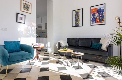 La Victoria Apartment | Spacious renovated apartment, 4 bedrooms, parking, Malaga city center