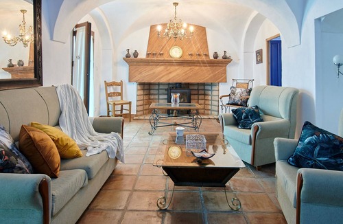 Villanueva del Rey House | Spacious vacation home with private outdoor pool.