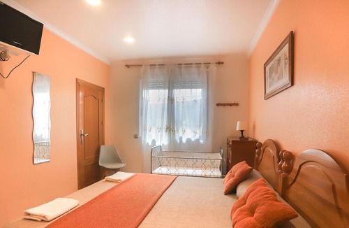 Puerto Lumbreras House | Spacious vacation accommodation on the border with Portugal.