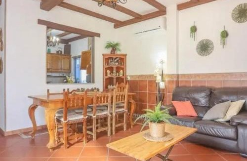Guillena Villa | Spacious Villa in Guillena with Garden and Private Pool
