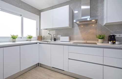 Centro Comercial Apartment | Spectacular Apartment in Cordoba Center. Avenida America