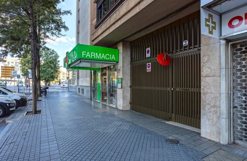 Centro Comercial Apartment | Spectacular Apartment in Cordoba Center. Avenida America