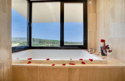 San Roque Villa | Spectacular luxurious villa with panoramic views