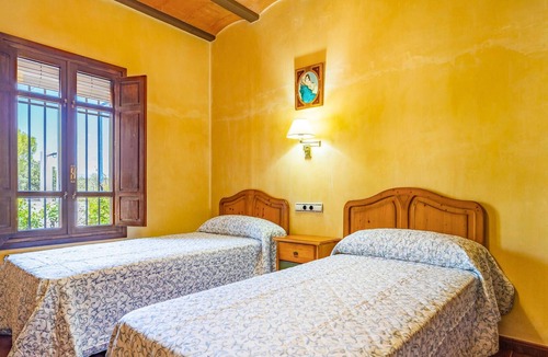 Archidona House | Spend the vacation in this inviting cottage in a beautiful location.
