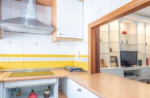 San Julian Apartment | Stay near Feria, Madrid
