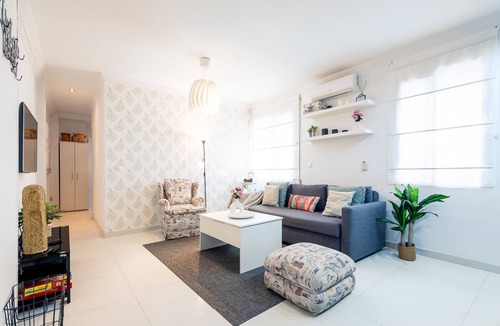 San Basilio Apartment | Steps from Alcazar & Mosque. Heart of St Basilio