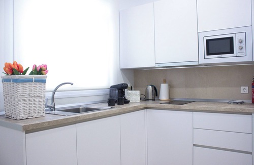 Los Tilos Apartment | Studio-Apartment-Ensuite with Shower-Street View-Estación Centro Vialia 3
