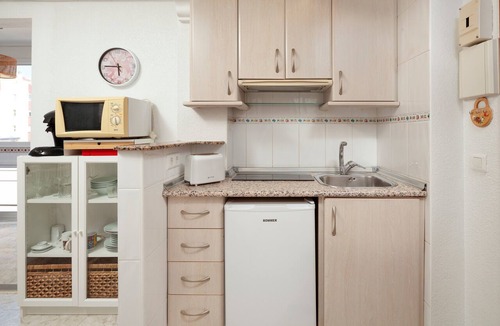 Torre del Mar Apartment | Studio Apartment 'Torre Del Mar' with Sea View, Wi-Fi and Air Conditioning