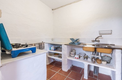 Torviscon Apartment | Studio 'Frida' with Mountain Views, Private Terrace and Wi-Fi