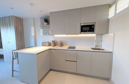 Urbanizacion Marbessa Apartment | Studio Rosé · South-facing terrace with ocean views – Marbella