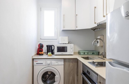 Cadiz Apartment | Studio 'San Felipe Neri Free Parking' with Sea View, Wi-Fi, and Air Conditioning