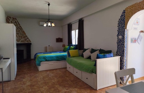 Cullar Vega Apartment | Studio Tropical
