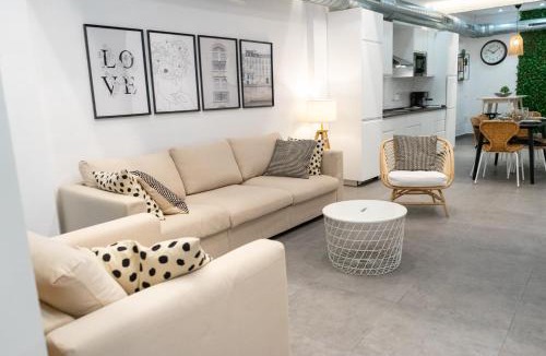 Triana Apartment | Stuning apartment next to the river - Sevillarooms