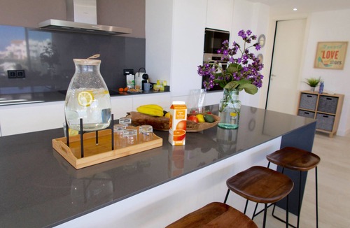 Casares Apartment | Stunning 3 Bed Apartment-Alcazaba Lagoon Estepona