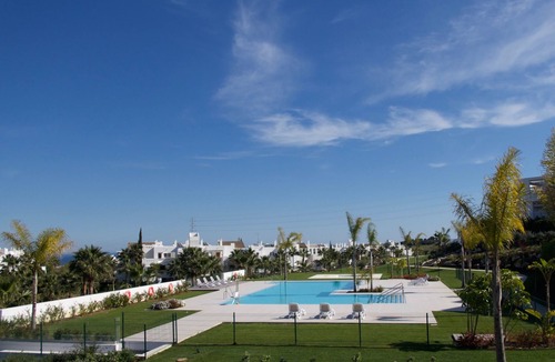 Casares Apartment | Stunning 3 Bed Apartment-Alcazaba Lagoon Estepona