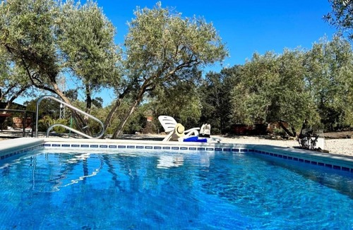 Villanueva de Tapia House | Stunning Andalusian Farmhouse. Privare saltwater Pool. 3-Hectare Olive Estate.