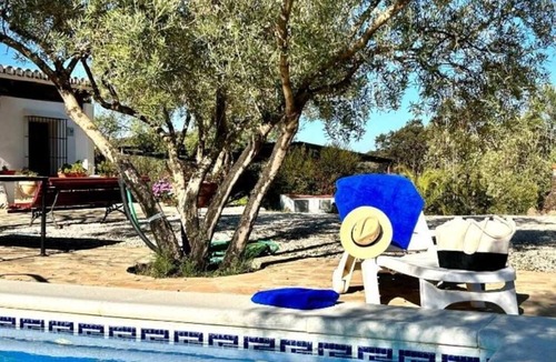 Villanueva de Tapia House | Stunning Andalusian Farmhouse. Privare saltwater Pool. 3-Hectare Olive Estate.