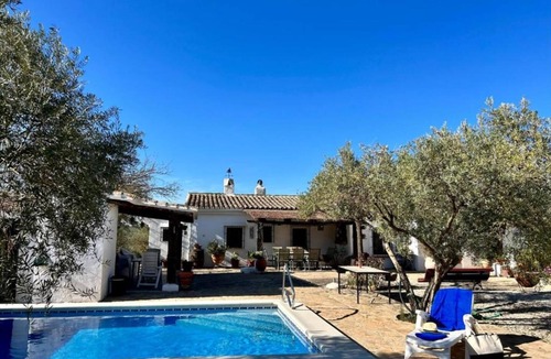 Villanueva de Tapia House | Stunning Andalusian Farmhouse. Privare saltwater Pool. 3-Hectare Olive Estate.