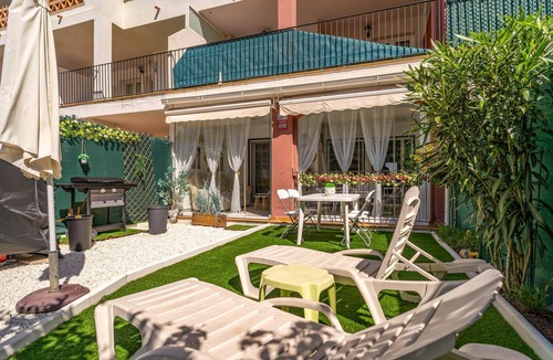 Puerto de la Duquesa Apartment | Stunning apartment in Manilva with WiFi