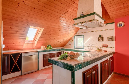 Cajiz House | Stunning Holiday Home “Villa Felicity” with Mountain and Sea View, Wi-Fi, Pool, Balcony & Garden