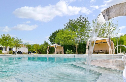 El Coronil House | Stunning home in El Coronil with swimming pool