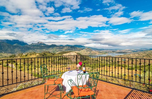 El Gastor House | Stunning home in El Gastor