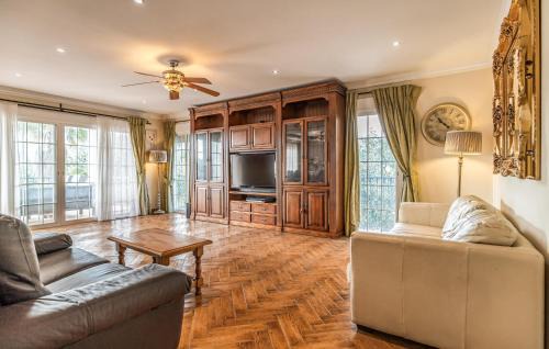 Monda House | Stunning Home In Monda