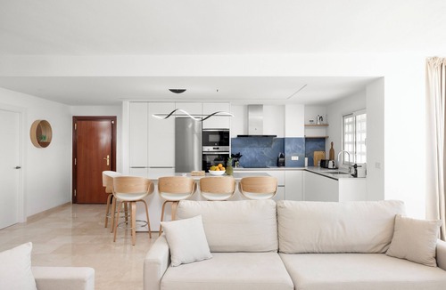 Urbanizacion Puerto de Estepona Apartment | Stunning Marina Seaview Penthouse with 4 bedrooms, WiFi, AC, and parking
