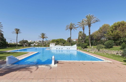 Bahia Dorada House | Stunning private villa for 4 people with pool, WIFI, A/C, TV and parking