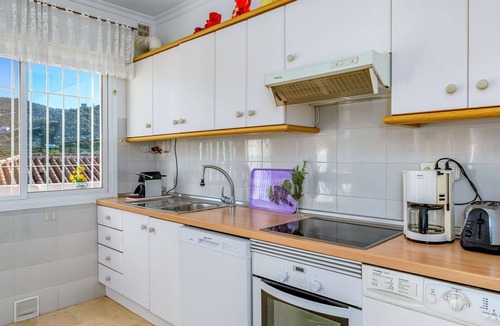 Monda House | Stunning private villa for 4 guests with private pool, WIFI and terrace