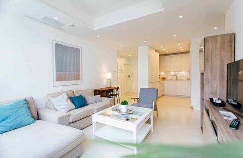 El Arenal Apartment | Stunning Views of Seville Cathedral