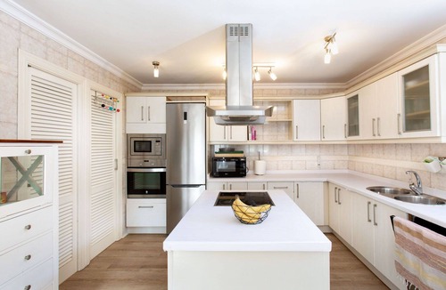 La Cala del Moral House | Stunning villa for 6 guests with private pool, A/C, WIFI, TV and patio