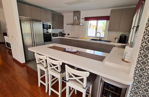 Torremolinos Villa | Stunning Villa Paraíso with Pool, Hot Tub, Wi-Fi & Air Conditioning