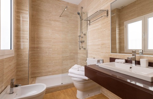 Goya Apartment | Stylish 2-Bed Apartment Near Madrid Landmarks