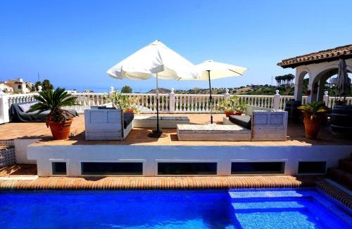 Almayate Bajo Apartment | Suite in Finca Molino in Almayate with Pool, Sea Views, Family Touch & Dog Madness
